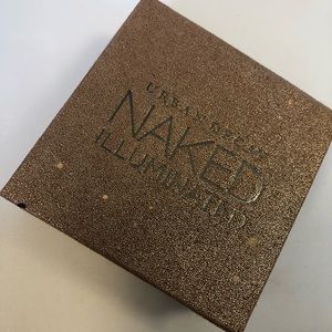 Urban Decay Naked illuminated